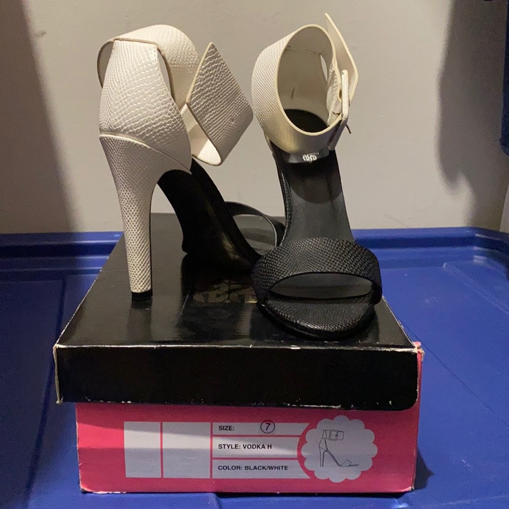 Cute “Snake Skin” Heels